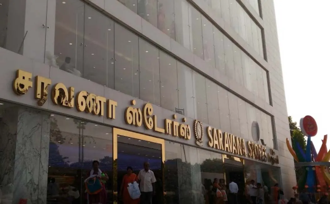 chennai-saravana-stores-escalator-incident